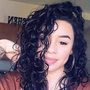 Meet your Posher, Jazmin